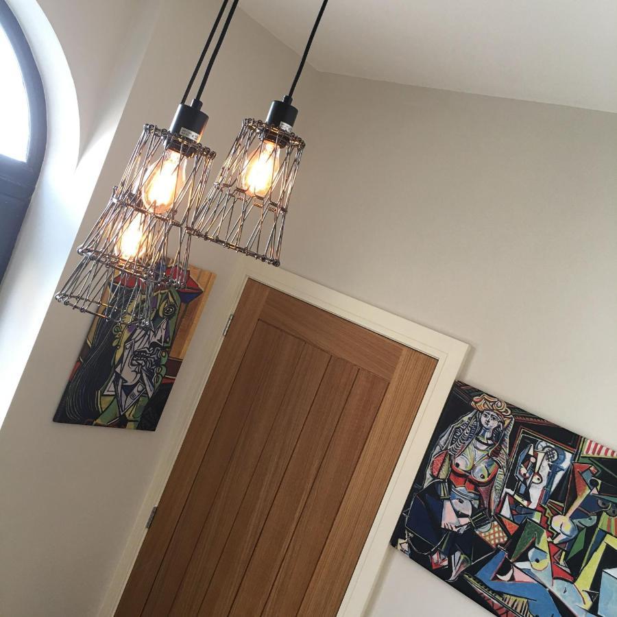 The Art Attic A Stylish Boutique Apartment บลิตธ์เวลส์ ภายนอก รูปภาพ