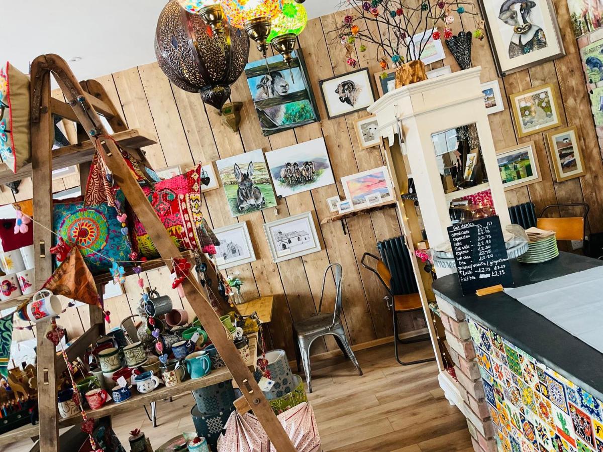 The Art Attic A Stylish Boutique Apartment บลิตธ์เวลส์ ภายนอก รูปภาพ
