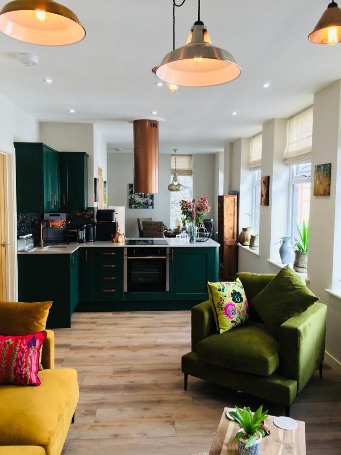 The Art Attic A Stylish Boutique Apartment บลิตธ์เวลส์ ภายนอก รูปภาพ