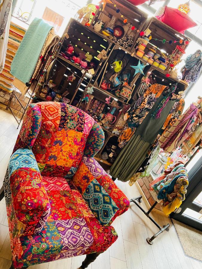 The Art Attic A Stylish Boutique Apartment บลิตธ์เวลส์ ภายนอก รูปภาพ